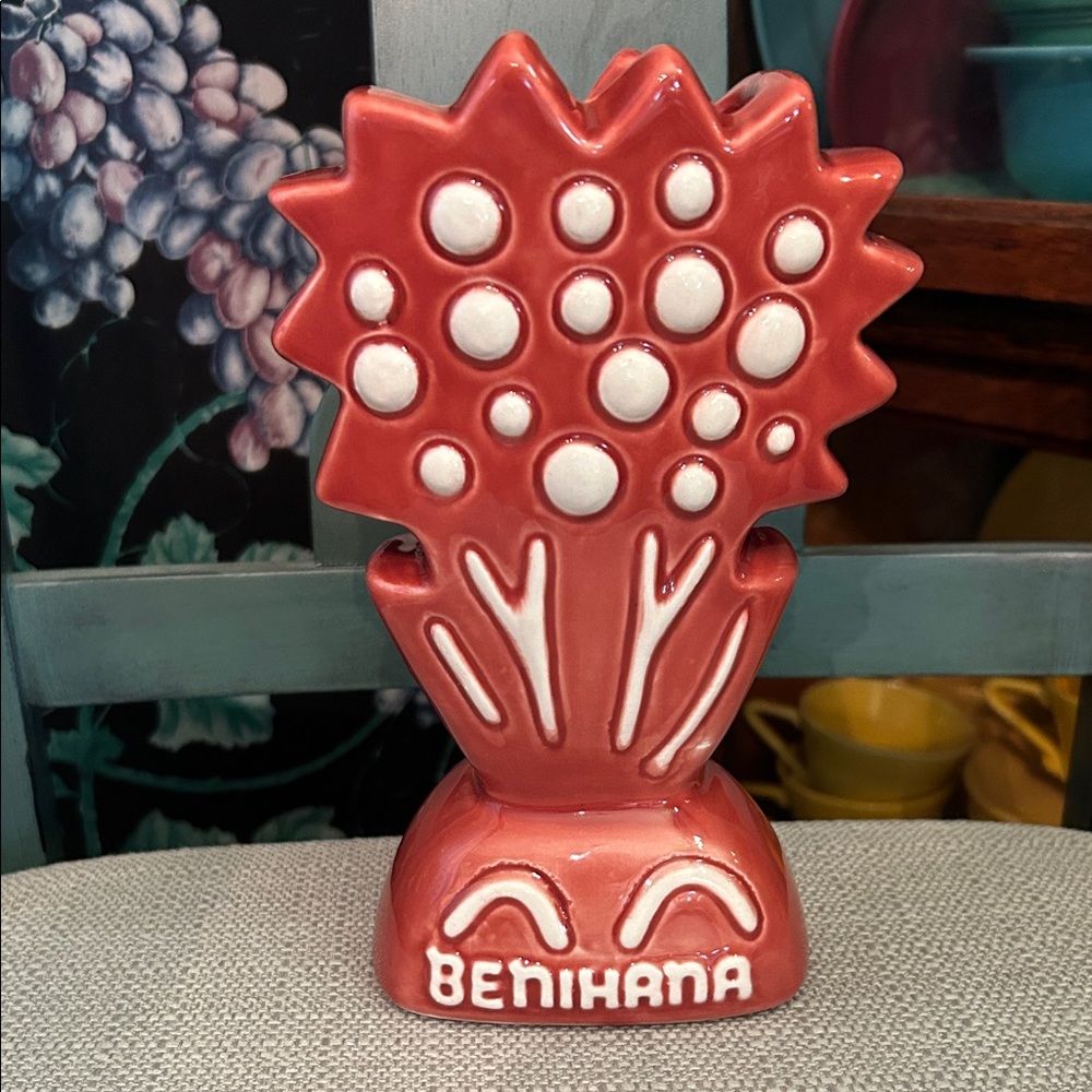 Benihana Rose Colored Ceramic Tiki Vase/Vessel Safflower Pattern Vintage EUC